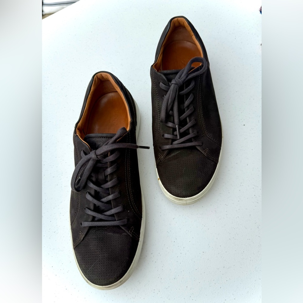 EUC Ecco Men's Black Leather Sneakers